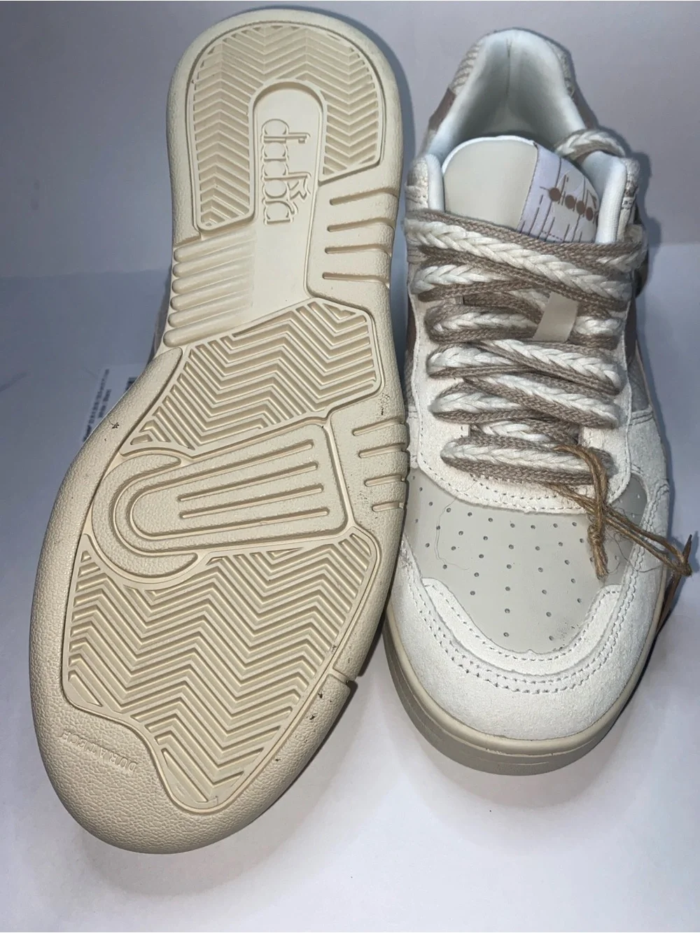 Diadora man Cream & Tan Low-Top Sneakers with Braided Laces